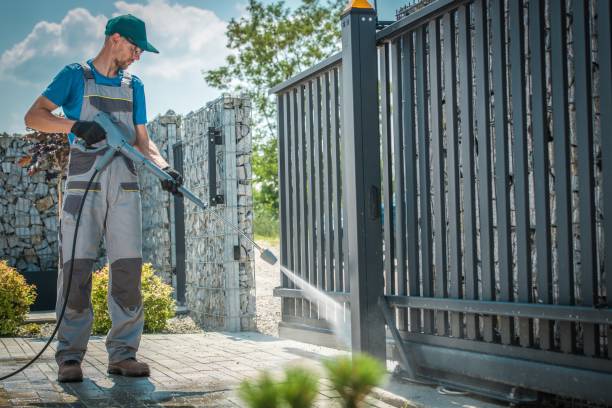 Animal Enclosure Cleaning in West Bradenton, FL